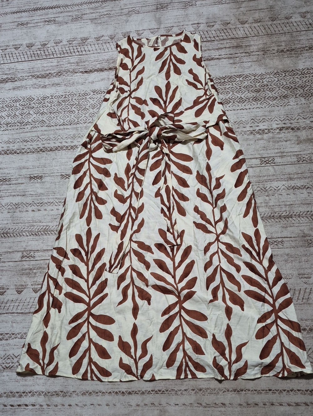 SHEIN White Maxi Dress with Brown Leaf Print and Tie Waist